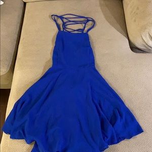 Lulu’s full lace up back chiffon dress